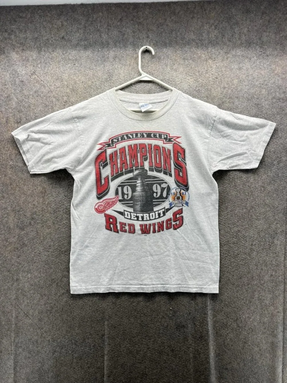 Detroit Red Wings Shirt Mens Large Gray Hockey Gildan Stanley Cup Champs 97 VTG